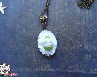 Sautoir métal bronze support cabochon fausse chantilly et cupcake kiwi