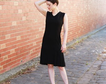 SALE Vintage 1960s Black Mod Pleat Dress / 1960s Little Black Dress / Rayon Crepe Dress / XS/S