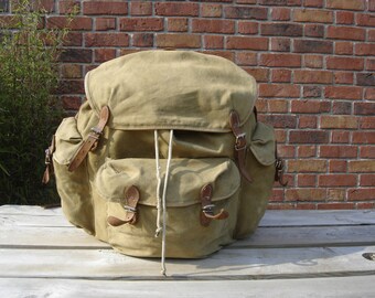 Sac à dos. Backpack. Rucksack. Marque POUCH. DDR. Allemagne de l'Est