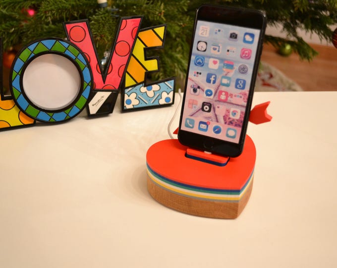 iphone charging station docking station stand, IDOQQ UNO heart Rainbow Wood Station, iphone 5, 6, 7, 8 ipad stand Valentine's Gift phone stand