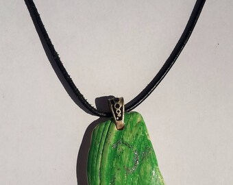 Green And Silver Sparkles Shell Necklace