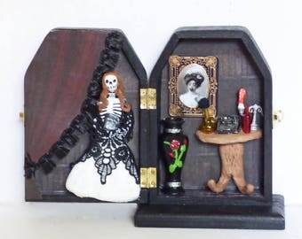Shadow Box Art - Gothic 3D Art - Skeleton Doll Diorama - The Mad Poet Art Work