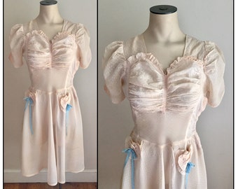 Vintage 1940s Misses' Light Pink Sheer Swiss Dot Dress 0 2