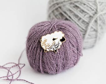 Little Sheep - Gold Plated Hard Enamel Pin Knitters Flair