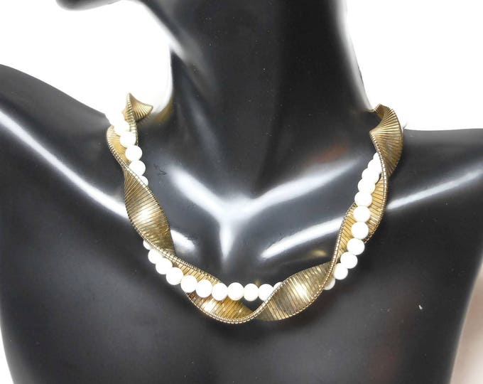 FREE SHIPPING Goldette faux pearl choker, pearls entwined with gold plated omega chain small glass pearls 50's bride bridal wedding necklace