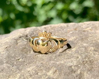 Gold Claddagh Ring – Irish Wedding Band – Heart and Crown Ring – Commitment Ring - Promise Ring – Solid 9k Gold Ring – WhistlingGypsyVTG