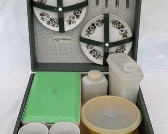 Sirram vintage picnic set, Hawker Marris boxed picnic set for 4 people.