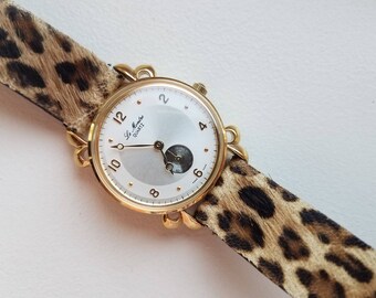 Le Montre Ladies Watch with Leather Band