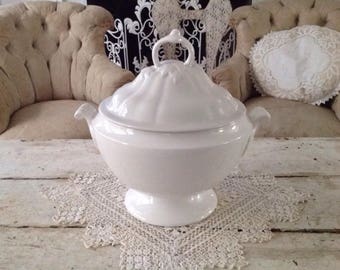 Jeanne d"Arc Living White Ceramic Soup Tureen