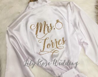 Bride Robe, Mrs Robe, Bridesmaid Robes, Wedding Robe, Getting Ready Robe, Bridal Shower, Wedding Robe Gift, Mother of the Bride, White Satin