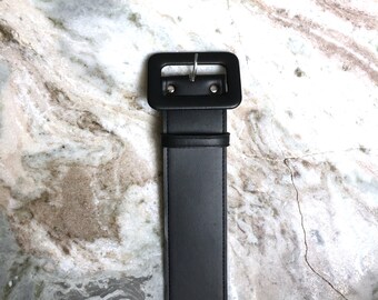 La Femme en Noir - Faux Leather Belt