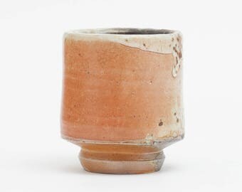 Handmade shino cup, woodfired pottery, ceramics made by Erik Haugsby for drinking tea, water, coffee, juice.