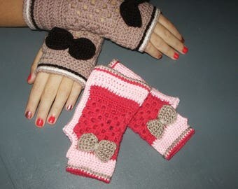 Pink mittens and taupe for girl