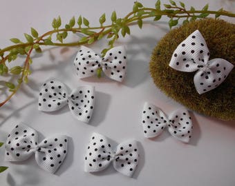 6 - black and white polka dot bow - 4cm / 2.5 cm