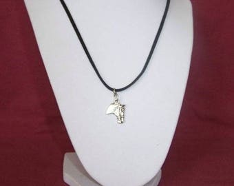 Man silver horse head pendant