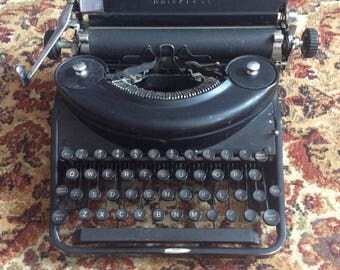 Antique Remington Noiseless 7 Typewriter