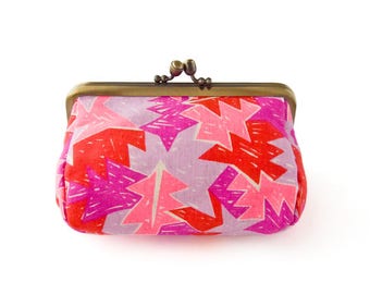 Metal frame capacious pouch // Neon Pink Thunder