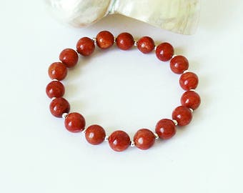 Bracelet élastique stretch Pierre de corail éponge rouge, boules 8mm / plaqué argent / red sponge coral gemstone silver plated bracelet
