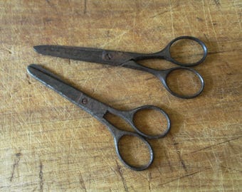 2 antique scissors, Ciseaux anciens, 1920, Embroidery, Needlecraft supplies, School, Ecole