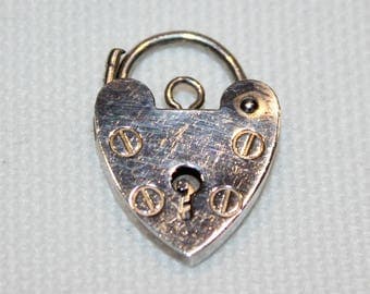 Sterling Silver Heart Padlock (suitable for a bracelet) London 1990