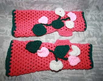 Pink fingerless gloves crochet embroidery flowers 2