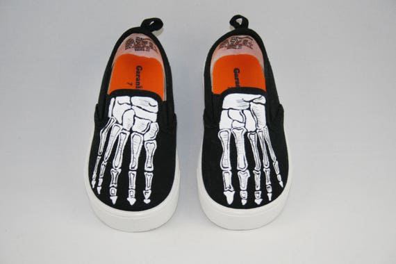 skeleton toe shoes