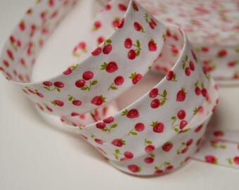 Sewing bias tucked cotton cherry background pattern 2cm white (m) ref: BIAI05