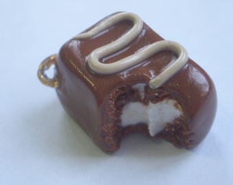 PENDANT CHOCOLATE BITE POLYMER CLAY