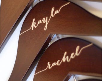 Bridesmaid hangers - Bridesmaid hangers Engraved Wooden hanger - Calligraphy mahogany engraved wood