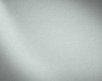 Coupon of synthetic leather - light grey - 60 x 65 cm