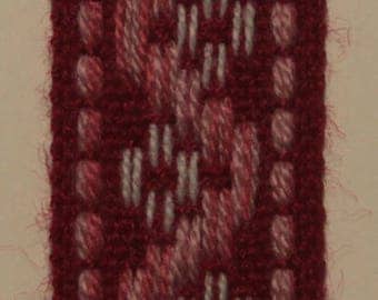 Red and beige 1 m x 18 mm vintage lace