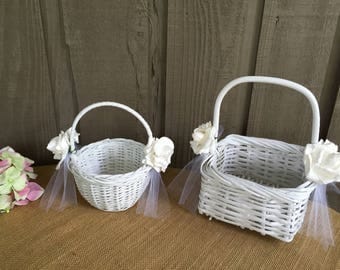 Flower girl baskets/ white flower girl baskets/ wedding baskets/ baskets for flower girls/ traditional flower girl baskets/wedding accessory