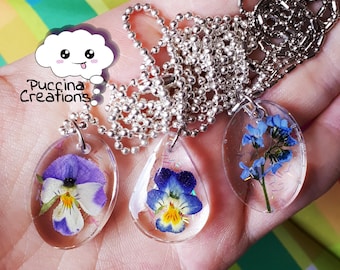Resin Real Flowers Necklace (pendant with real flowers in resin)