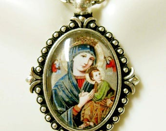 Our Lady of Perpetual Help pendant and chain - AP05-215