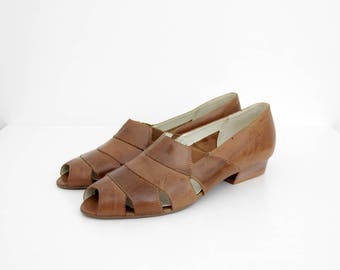 Vintage Shoes // Guarani Brown Leather Peep Toe Slipons // NOS Cut Out Flats