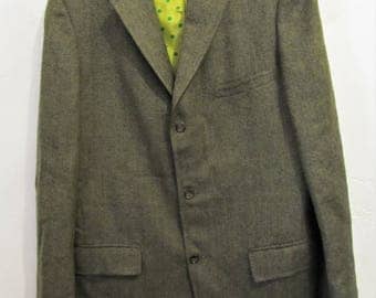 A Men's Vintage 60's,Green 3 Button HERRINGBONE Wool TWEED Sportcoat By HARRIDGE R0W.42L