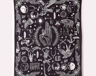 Tribal Mano Eagle Bear Wall Tapestry Simbol Design Boho Wall Hanging Tapestry