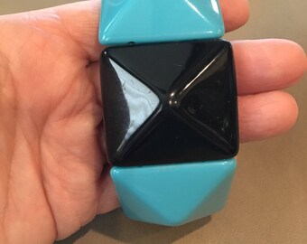Retro vintage stretchy pyramid bracelet