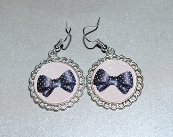 Earrings cabochon glass: bow