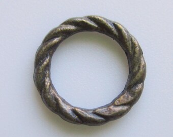 Anneau torsadé fermé bronze - 50 pcs - Ref: AN22