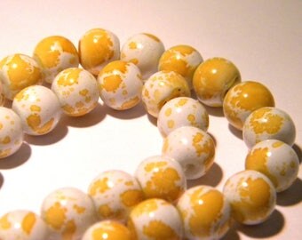 50 glass - beads 8 mm - yellow - F145-5