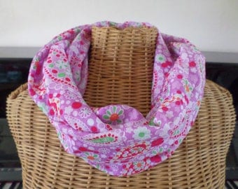 snood scarf in fine cotton in shades of pink and purple