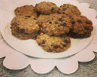Dairy Free Oatmeal-Chocolate Chip Lactation Cookies with a hint of Pumpkin Spice. Made with organic ingredients! (One Dozen)