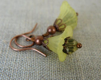 Yellow Flower Earrings, Pale Lemon Lily Earrings, Yellow Floral Dangles, Romantic Jewelry, Summer Jewelry