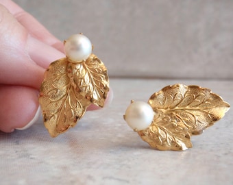 Gold Filled Earrings Leaf Motif Pearl 1/20 12K 6.5mm Tru-Kay Screw On Vintage V0340