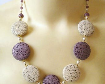 Collier Pierre de Lave teintée Beige et Prune lentilles 25mm, Lépidolite / Plaqué or et métal doré - Purple and beige Lava necklace