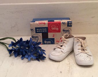 Vintage Tiny Leather Buster Brown Baby Shoes in Original Box, Buster Brown and Tige, Vintage Baby Shoes, Vintage Doll Shoes