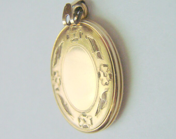 Vintage Sweetheart Engraved Gold Filled Enamel Locket / Antique Jewelry / Jewellery / CIJ Sale 20% Coupon Code (CIJSale1)