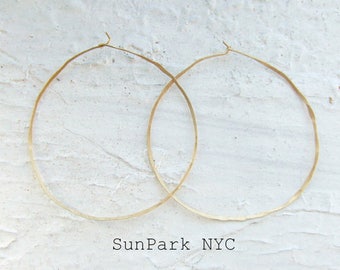 Delicate Geometric Hammered Hoop Earring/Gold Earring/Goldfilled Hoop/Hoop/Gold delicate Hoop/Geometric Hoop/Thin Hoop/Hammered Gold hoop