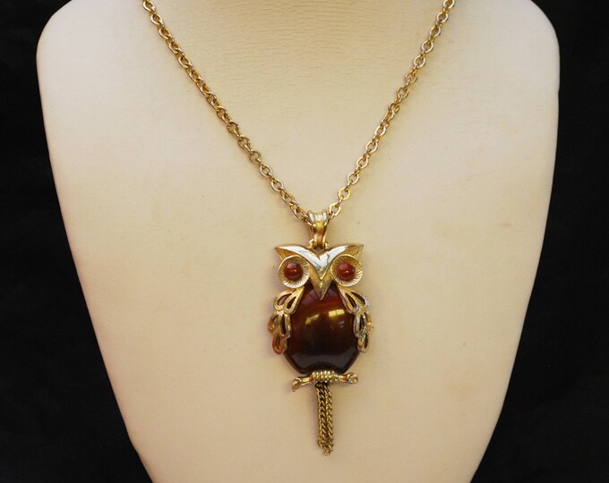Owl Necklace - Brown Lucite plastic - gold tone metal - gold tassel